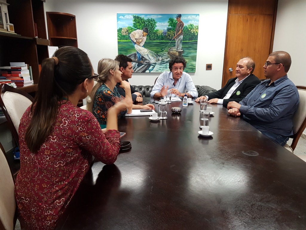 CNTS requer aposentadoria especial para técnicos e auxiliares de enfermagem 