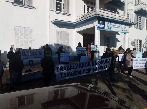 Trabalhadores da Irmandade Senhor dos Passos protestam por conta de atraso de salários